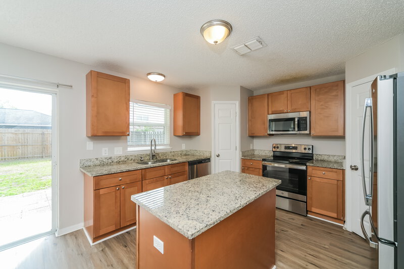 2,425/Mo, 2959 Micah Ct Saint Cloud, FL 34772 Kitchen View