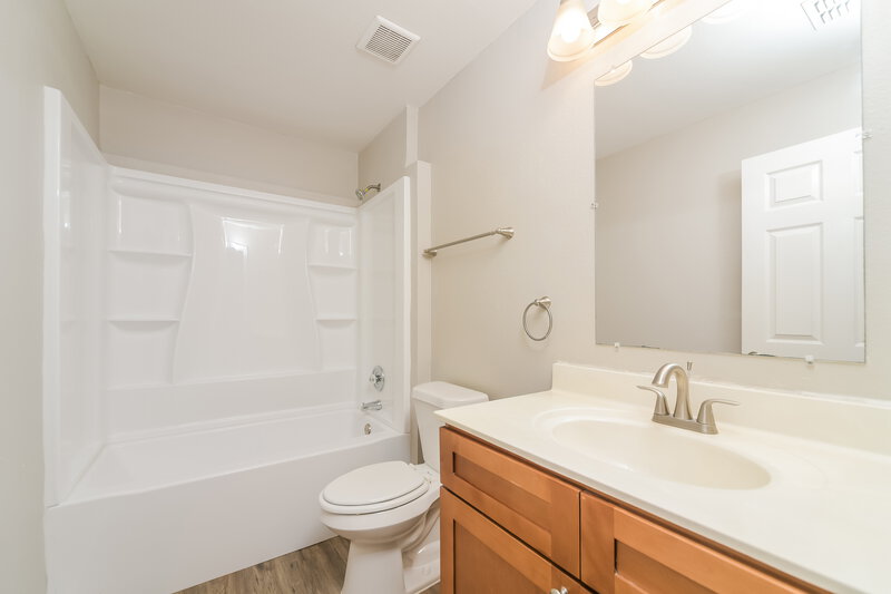 2,425/Mo, 2959 Micah Ct Saint Cloud, FL 34772 Bathroom View