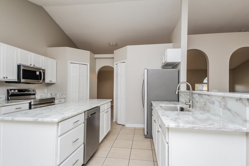 2,080/Mo, 317 Sherborne Ln Kissimmee, FL 34758 Kitchen View 2
