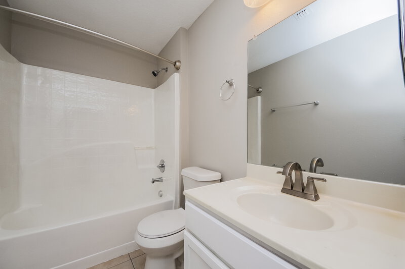 2,080/Mo, 317 Sherborne Ln Kissimmee, FL 34758 Bathroom View