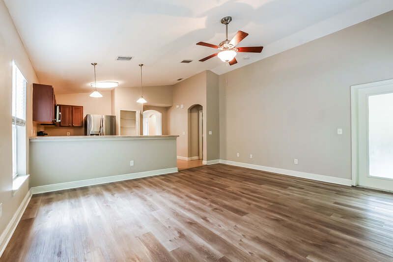 2,245/Mo, 2432 Princeton Ave Sanford, FL 32771 Living Room View 2