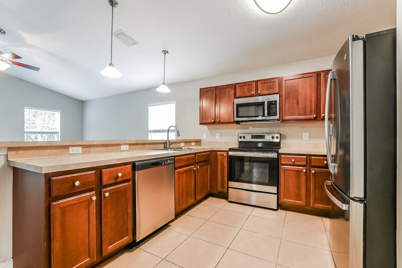 2,245/Mo, 2432 Princeton Ave Sanford, FL 32771 Kitchen View