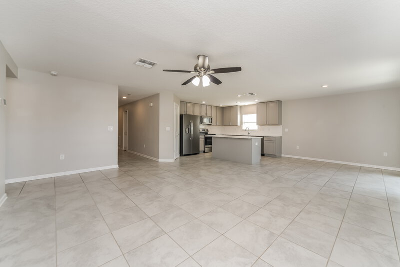 2,310/Mo, 4419 Bluff Oak Loop Kissimmee, FL 34746 Living Room View 2