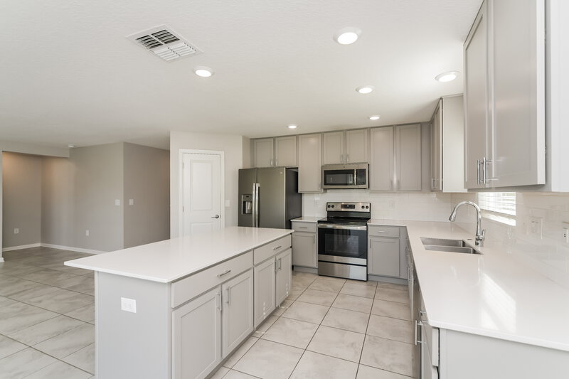 2,310/Mo, 4419 Bluff Oak Loop Kissimmee, FL 34746 Kitchen View