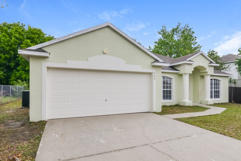 2,430/Mo, 903 Bonneville Ln Kissimmee, FL 34759 Front View
