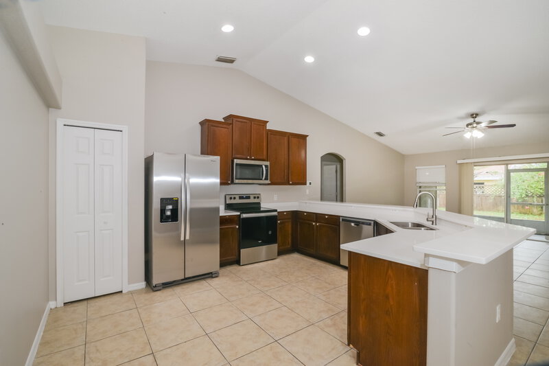2,430/Mo, 903 Bonneville Ln Kissimmee, FL 34759 Kitchen View 2