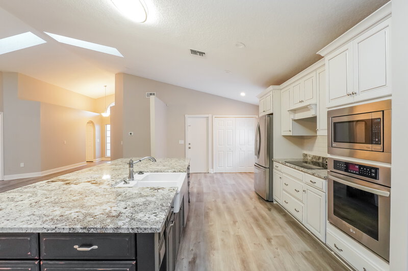 2,315/Mo, 658 Brightview Dr Lake Mary, FL 32746 Kitchen View 2