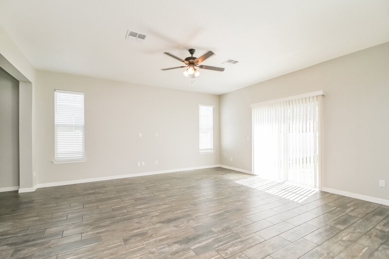 2,365/Mo, 1108 Atlantic Ave Fruitland Park, FL 34731 Living Room View