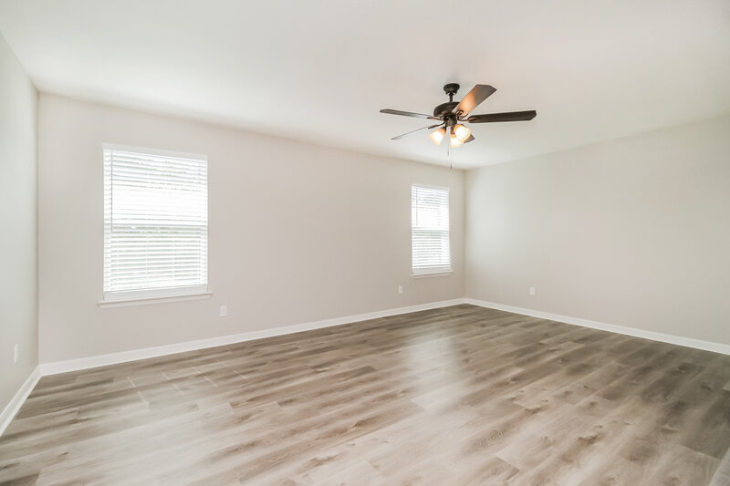 2,365/Mo, 1108 Atlantic Ave Fruitland Park, FL 34731 Main Bedroom View