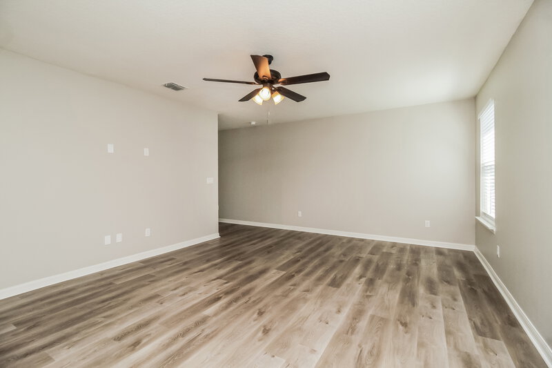 2,365/Mo, 1108 Atlantic Ave Fruitland Park, FL 34731 Main Bedroom View 2