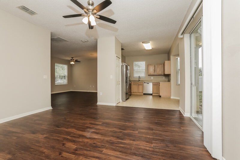 2,140/Mo, 233 Bluff Pass Dr Eustis, FL 32726 Living Room View