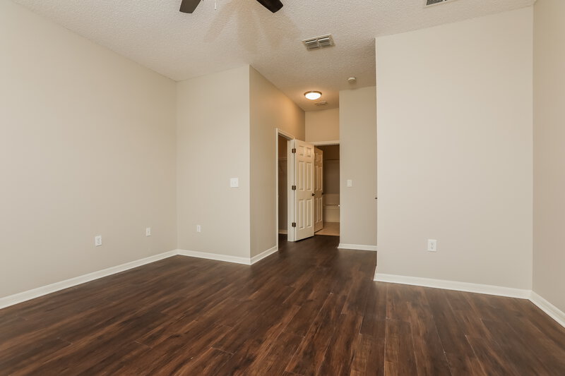 2,140/Mo, 233 Bluff Pass Dr Eustis, FL 32726 Main Bedroom View