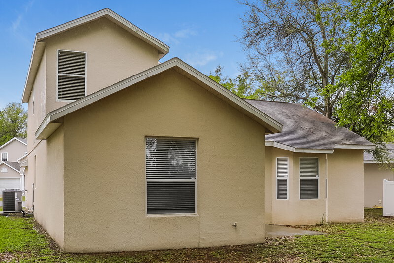 2,140/Mo, 233 Bluff Pass Dr Eustis, FL 32726 Rear View 2