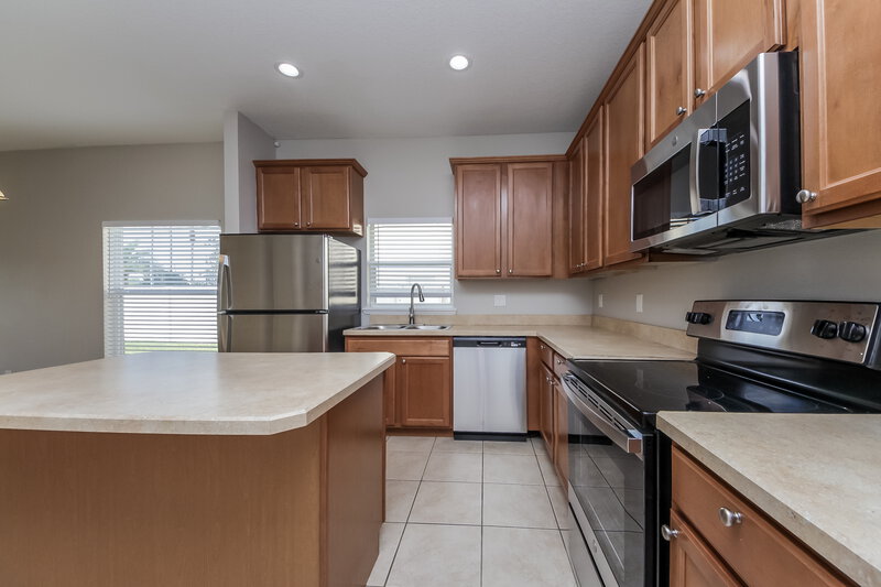 2,395/Mo, 4478 Spring Blossom Dr Kissimmee, FL 34746 Kitchen View 2