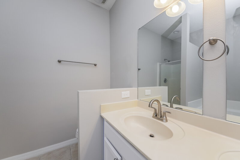 2,395/Mo, 4478 Spring Blossom Dr Kissimmee, FL 34746 Main Bathroom View