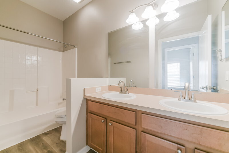 2,395/Mo, 4478 Spring Blossom Dr Kissimmee, FL 34746 Bathroom View