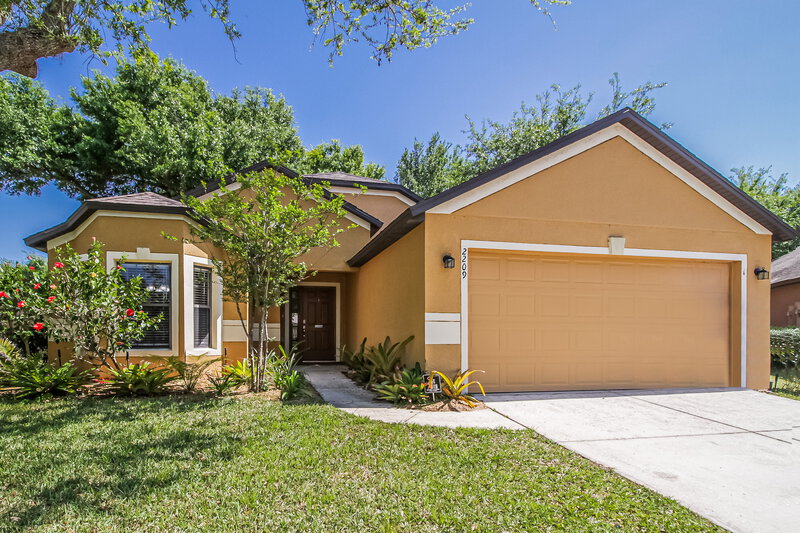 2,350/Mo, 2209 Bracknell Forest Trl Tavares, FL 32778 External View