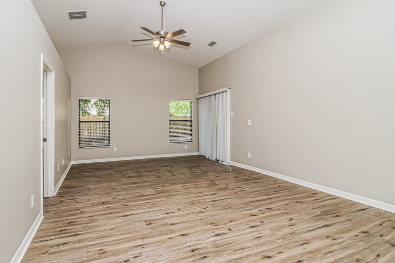 2,350/Mo, 2209 Bracknell Forest Trl Tavares, FL 32778 Main Bedroom View