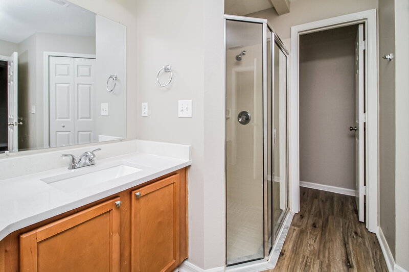 2,350/Mo, 2209 Bracknell Forest Trl Tavares, FL 32778 Main Bathroom View