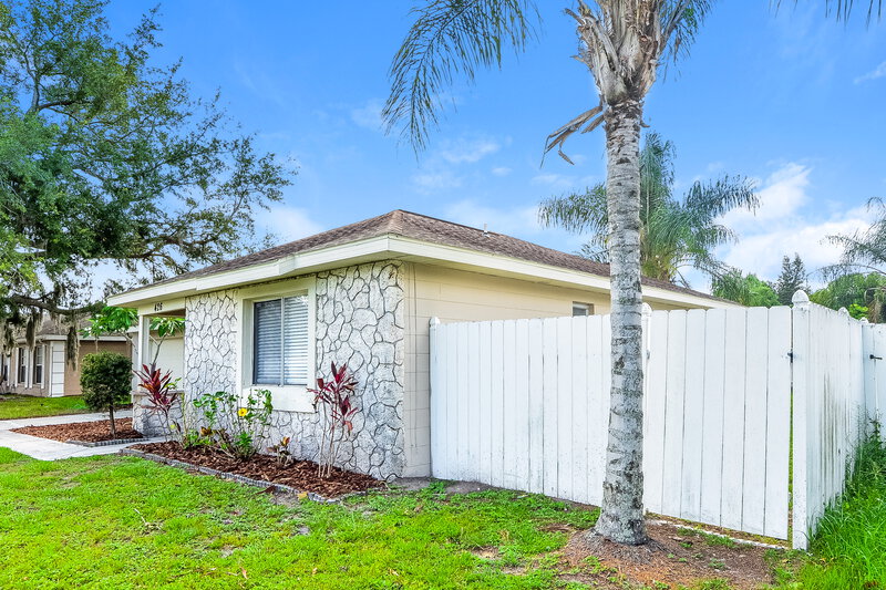 2,245/Mo, 426 Iowa Woods Cir E Orlando, FL 32824 Front View 2