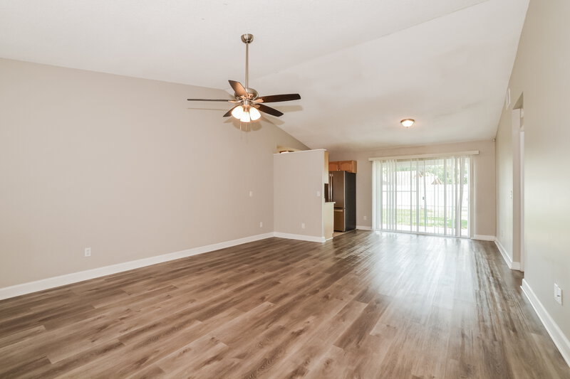 2,300/Mo, 426 Iowa Woods Cir E Orlando, FL 32824 Living Room View