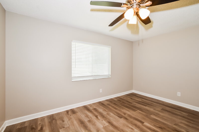 2,245/Mo, 426 Iowa Woods Cir E Orlando, FL 32824 Main Bedroom View 2