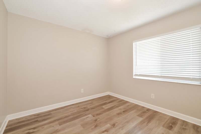 2,300/Mo, 426 Iowa Woods Cir E Orlando, FL 32824 Bedroom View 3