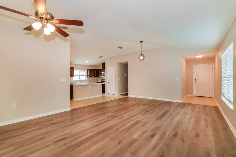 2,250/Mo, 2284 Twin Flower Ln Sanford, FL 32771 Living Room View 2