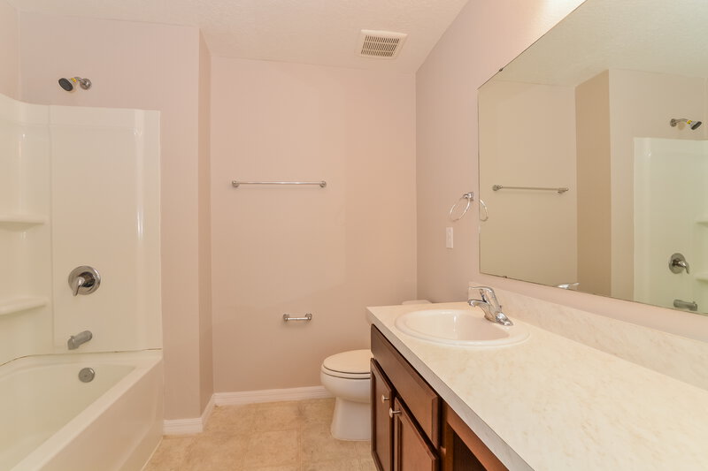 2,250/Mo, 2284 Twin Flower Ln Sanford, FL 32771 Bathroom View