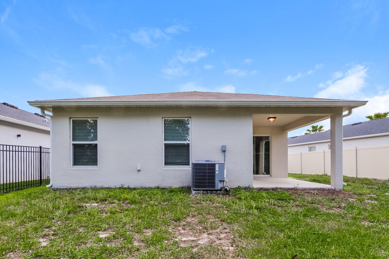 2,250/Mo, 2284 Twin Flower Ln Sanford, FL 32771 Rear View