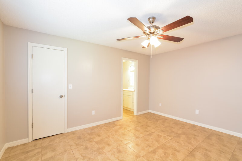 2,415/Mo, 4021 Biscayne Dr Winter Springs, FL 32708 Main Bedroom View