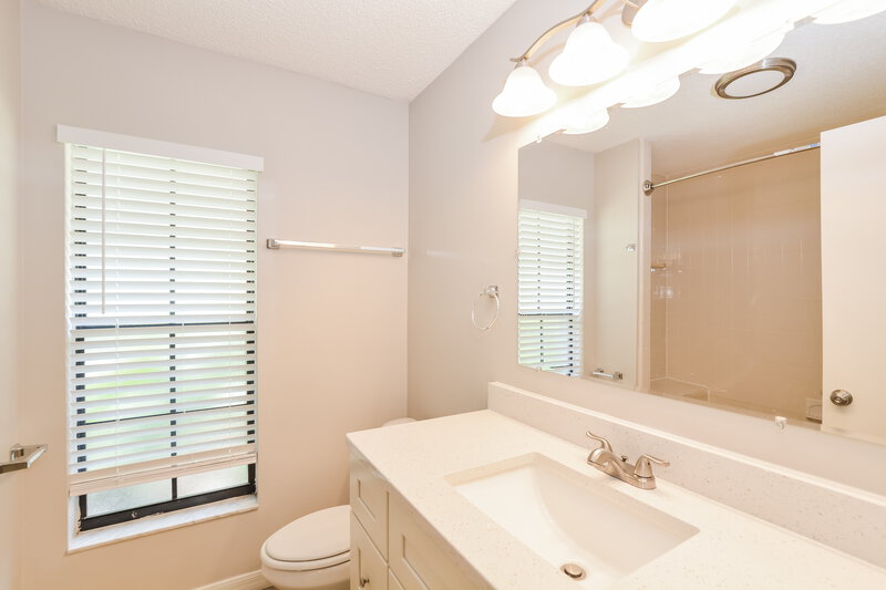 2,415/Mo, 4021 Biscayne Dr Winter Springs, FL 32708 Main Bathroom View