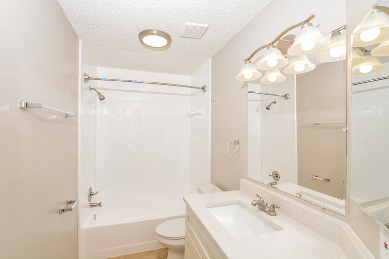 2,415/Mo, 4021 Biscayne Dr Winter Springs, FL 32708 Bathroom View