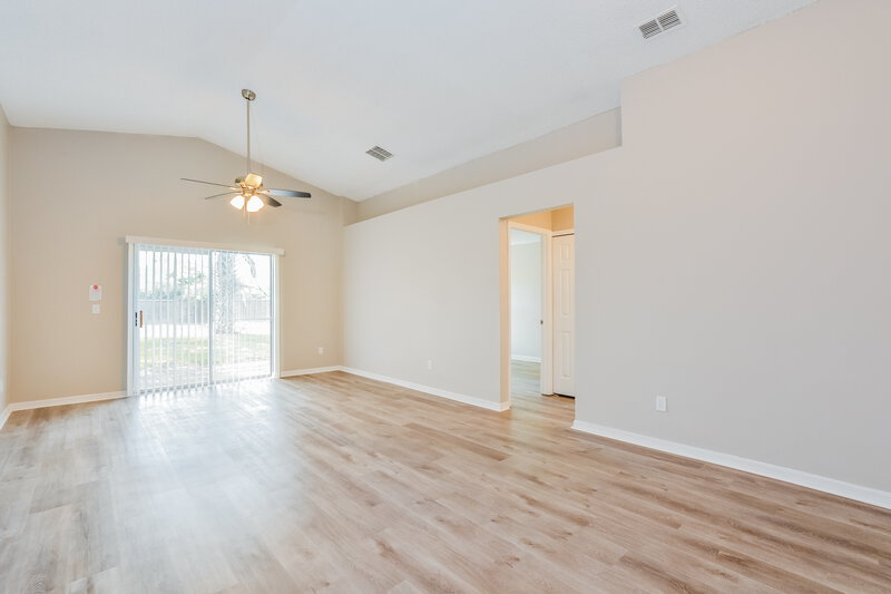 2,305/Mo, 4009 Bolinas Ct Orlando, FL 32817 Living Room View