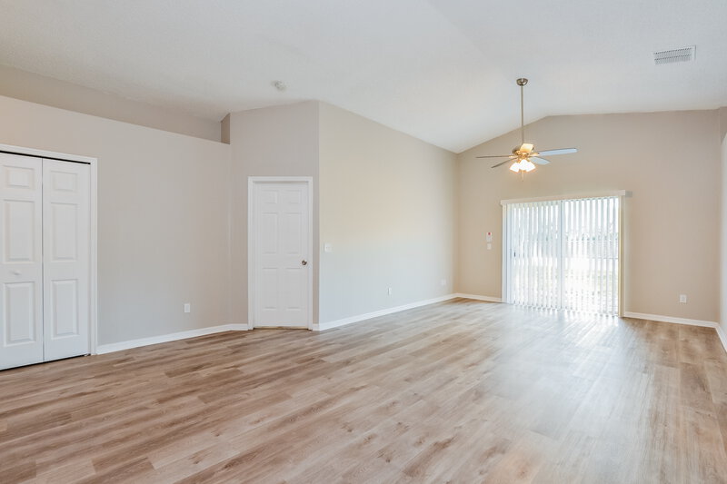 2,305/Mo, 4009 Bolinas Ct Orlando, FL 32817 Living Room View 2