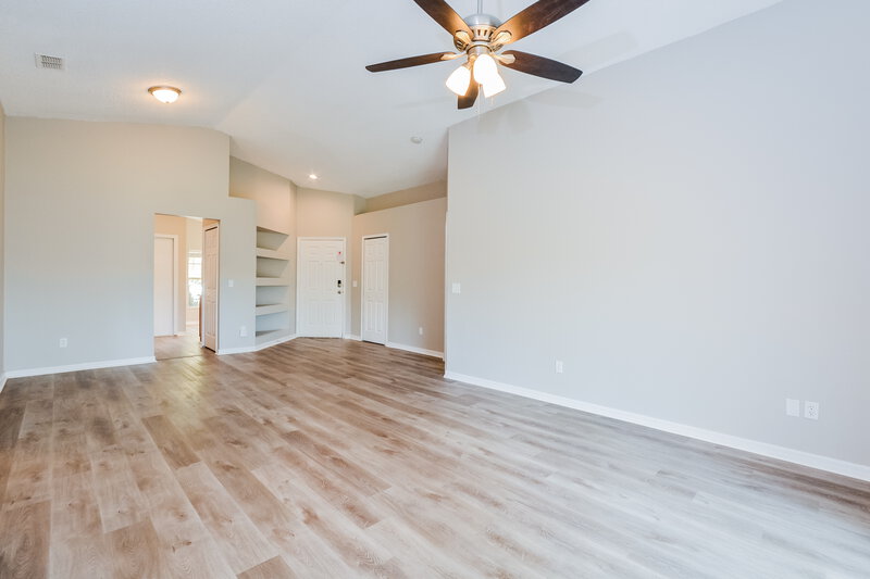 2,305/Mo, 4009 Bolinas Ct Orlando, FL 32817 Living Room View 3