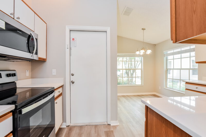 2,305/Mo, 4009 Bolinas Ct Orlando, FL 32817 Kitchen View