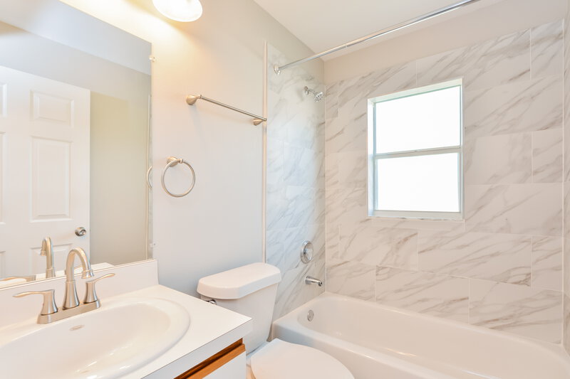 2,305/Mo, 4009 Bolinas Ct Orlando, FL 32817 Bathroom View