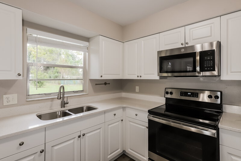 1,670/Mo, 206 Carter Blvd Polk City, FL 33868 Kitchen View 2