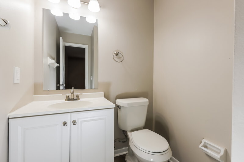 1,670/Mo, 206 Carter Blvd Polk City, FL 33868 Bathroom View