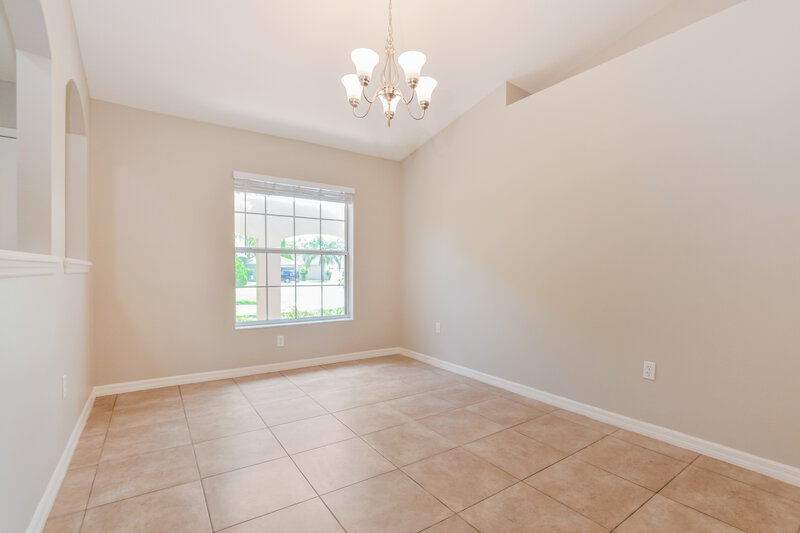 2,250/Mo, 11546 Lake Dr Leesburg, FL 34788 Dining Room View