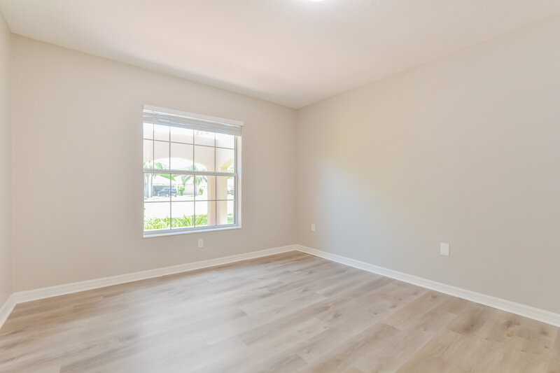 2,250/Mo, 11546 Lake Dr Leesburg, FL 34788 Bedroom View 2