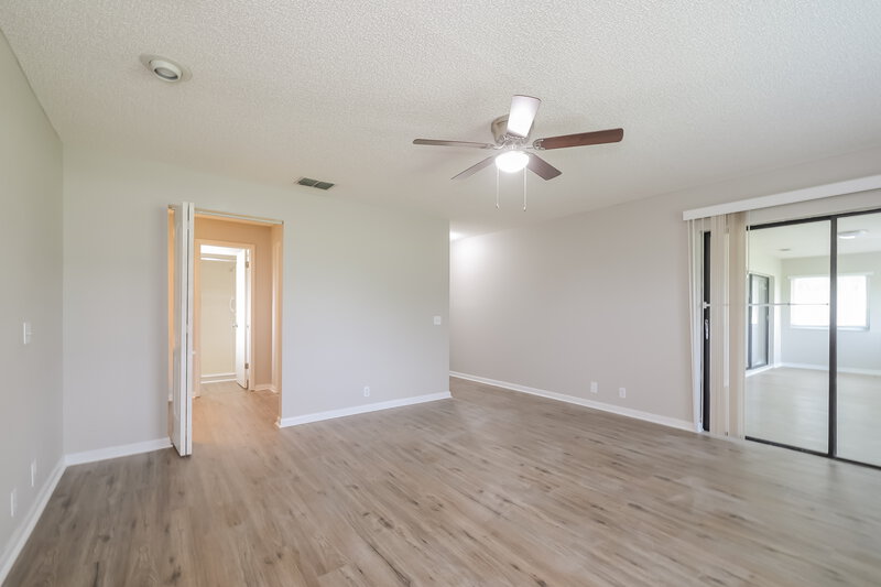 1,630/Mo, 705 Canberra Rd Winter Haven, FL 33884 Main Bedroom View 2