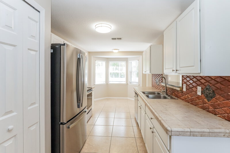 1,890/Mo, 39 Peterlee Ct Kissimmee, FL 34758 Kitchen View