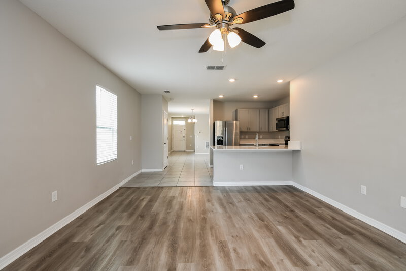 4,040/Mo, 1524 Planters Point Rd Kindred, FL 34744 Living Room View 2