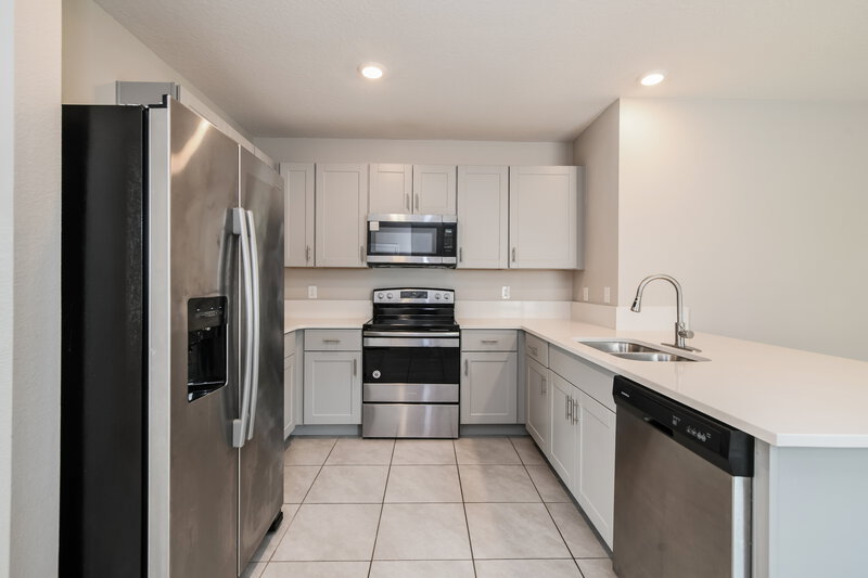 4,040/Mo, 1524 Planters Point Rd Kindred, FL 34744 Kitchen View