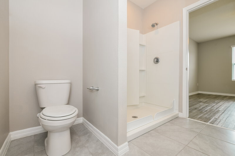 4,040/Mo, 1524 Planters Point Rd Kindred, FL 34744 Bathroom View 2