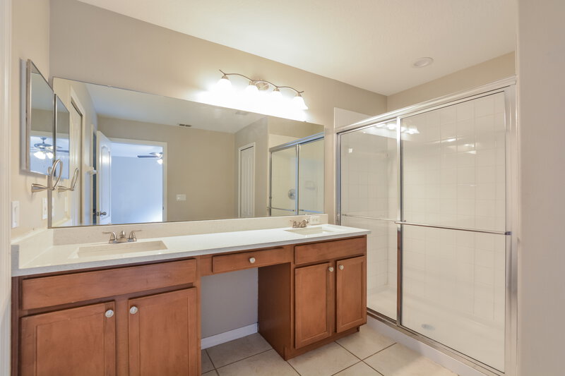 2,655/Mo, 256 Bella Rosa Cir Sanford, FL 32771 Main Bathroom View