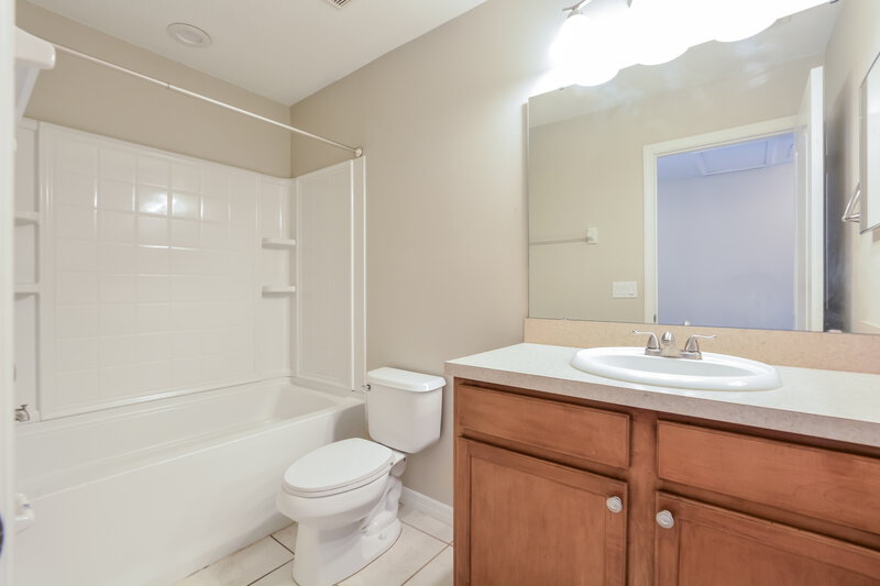 2,655/Mo, 256 Bella Rosa Cir Sanford, FL 32771 Bathroom View