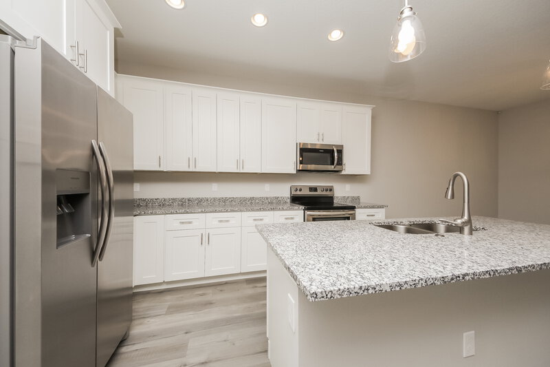 2,670/Mo, 2551 Grasmere View Pkwy N Kissimmee, FL 34746 Kitchen View